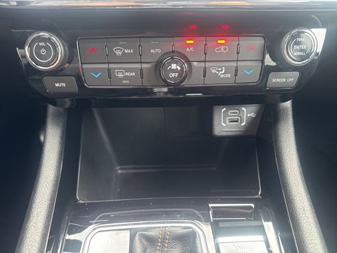 Used 2022 Jeep Compass Limited image 21