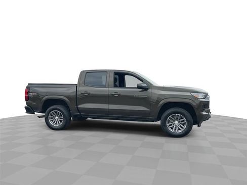 Certified 2024 Chevrolet Colorado LT w/ LT Convenience Package II AWD/4WD image 9