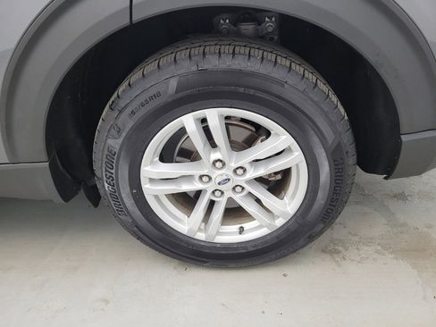 Used 2021 Ford Explorer XLT w/ Equipment Group 202A AWD/4WD image 31