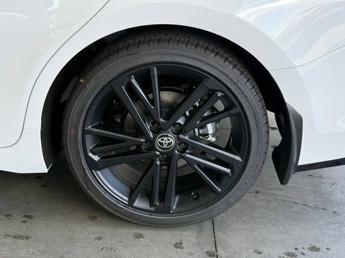 Used 2026 Toyota Camry Hybrid FWD image 13