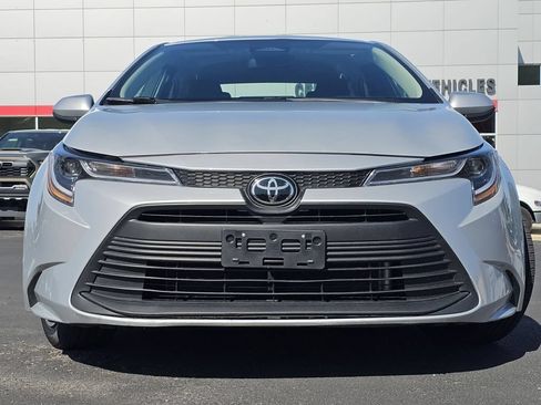 Used 2024 Toyota Corolla LE FWD image 3