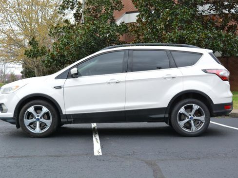 Used 2017 Ford Escape SE w/ SE Leather Comfort Package image 8