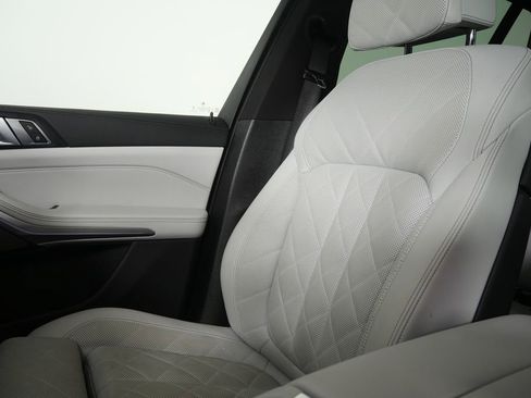 Certified 2025 BMW X5 xDrive40i image 29