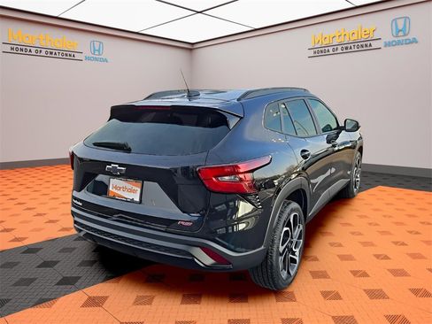 Used 2024 Chevrolet Trax RS w/ Driver Confidence Package image 5