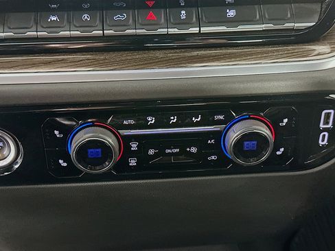 Used 2023 Chevrolet Silverado 1500 LT image 23