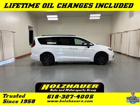 Used 2024 Chrysler Pacifica Touring-L w/ S Appearance Package AWD/4WD image 1