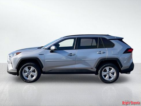 Certified 2021 Toyota RAV4 XLE w/ Carpet Mat Package (TMS) AWD/4WD image 4
