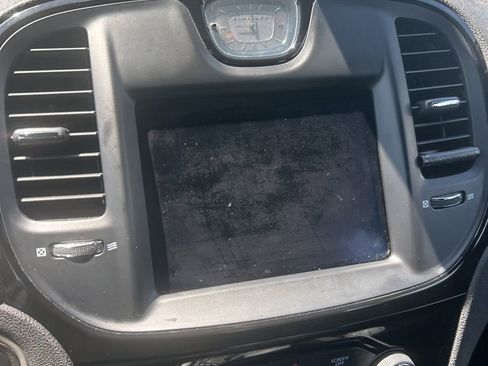 Used 2019 Chrysler 300 S image 12