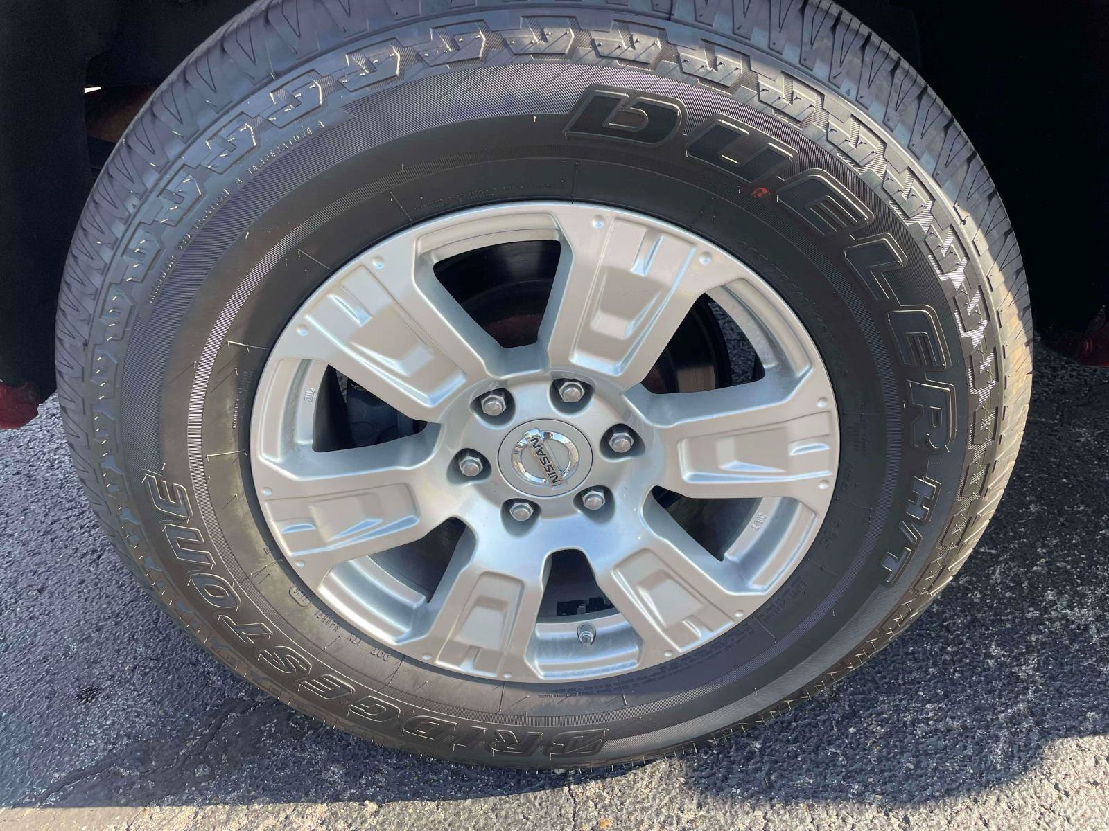 Used 2019 Nissan Titan SV AWD/4WD image 10