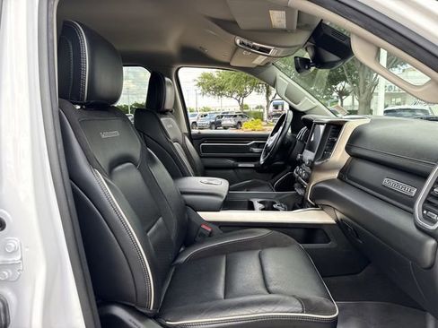 Used 2022 RAM 1500 Laramie AWD/4WD image 30