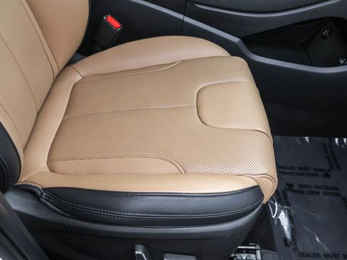 Used 2023 Hyundai Santa Fe Calligraphy image 39