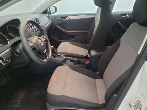 Used 2017 Volkswagen Jetta S image 17