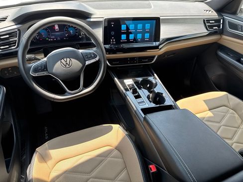 Used 2024 Volkswagen Atlas Cross Sport SE AWD/4WD image 16