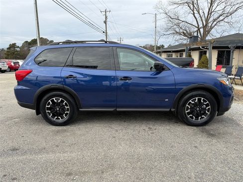 Used 2019 Nissan Pathfinder SV w/ Rock Creek Edition image 5