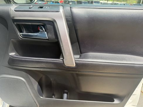 Used 2017 Toyota 4Runner Limited RWD image 8