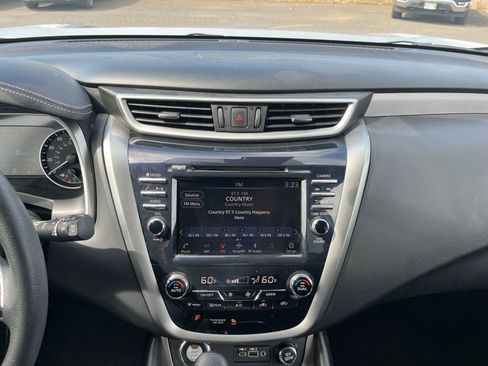 Used 2023 Nissan Murano S image 18
