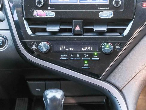 Used 2023 Toyota Camry SE w/ Convenience Package FWD image 16