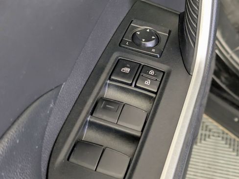 Used 2020 Toyota RAV4 XLE AWD/4WD image 23