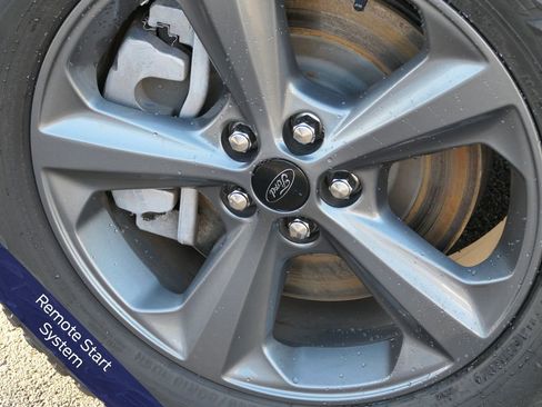 Used 2024 Ford Edge SEL w/ Sport Appearance Package image 12