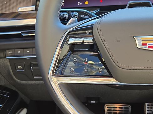 New 2026 Cadillac Escalade Platinum Sport w/ LPO, ONYX Package image 21