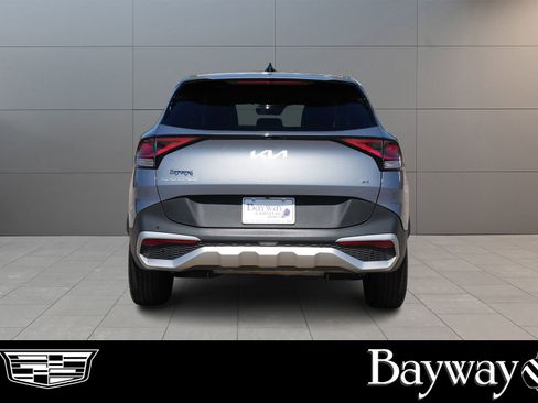 Used 2025 Kia Sportage LX image 6