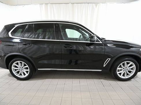 Used 2022 BMW X5 xDrive40i w/ Parking Assistance Package image 14