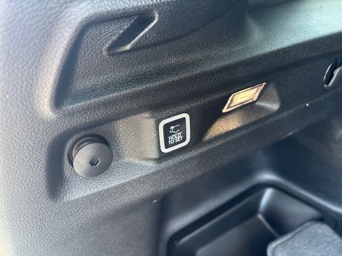 Used 2023 Jeep Grand Cherokee L Limited image 21