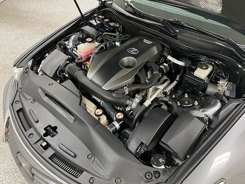 Used 2016 Lexus IS 200t image 18