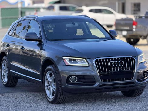 Used 2017 Audi Q5 2.0T Premium Plus w/ Technology Package image 4