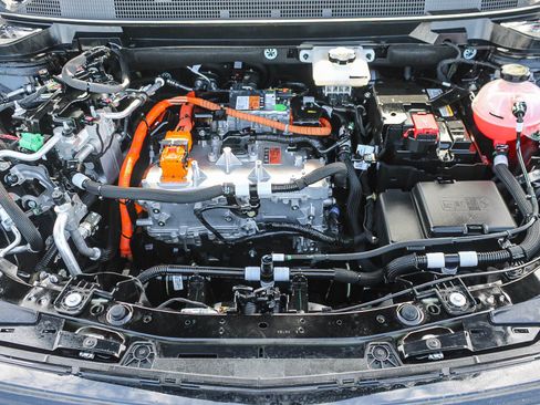 Used 2025 Chevrolet Equinox EV RS image 27