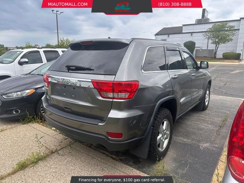 Used 2012 Jeep Grand Cherokee Laredo AWD/4WD image 4