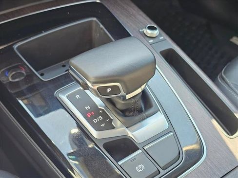 Used 2023 Audi Q5 2.0T Premium w/ Convenience Package AWD/4WD image 28