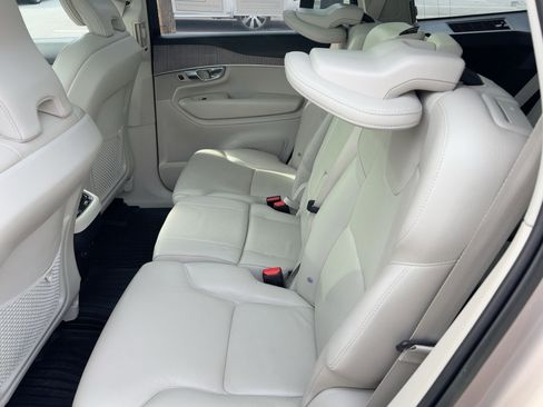 Used 2023 Volvo XC90 B6 Plus w/ Protection Package AWD/4WD image 14