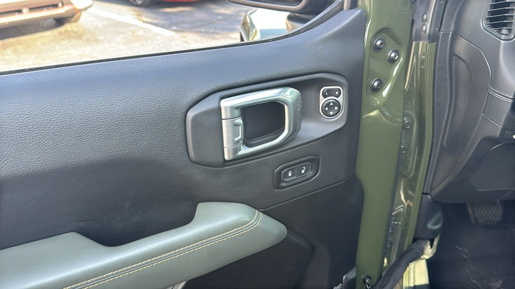 Used 2024 Jeep Wrangler High Altitude AWD/4WD image 13