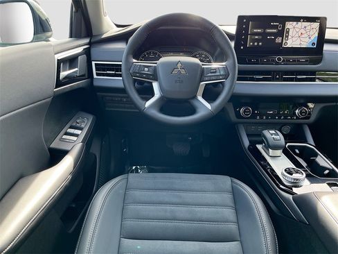 New 2026 Mitsubishi Outlander SE image 22