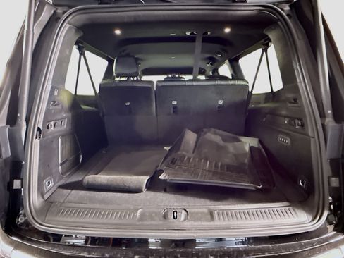 Used 2024 Jeep Wagoneer L Series II RWD image 35