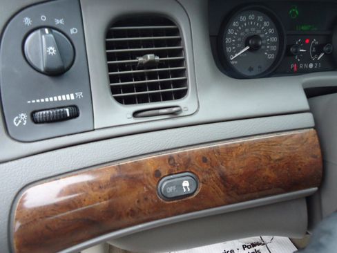 Used 2010 Mercury Grand Marquis LS image 15