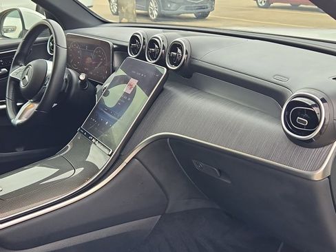 Used 2024 Mercedes-Benz GLC 300 GLC 300 image 19