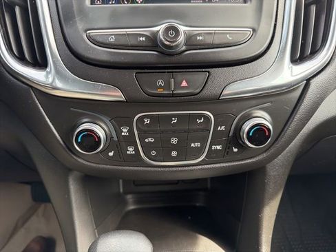Certified 2022 Chevrolet Equinox LT FWD image 17