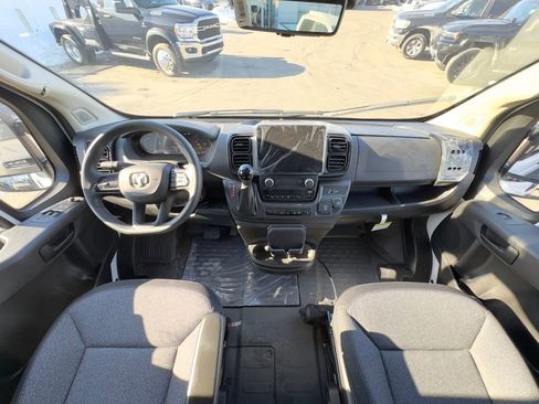 Used 2025 RAM ProMaster 2500 w/ Premium Convenience Group FWD image 23