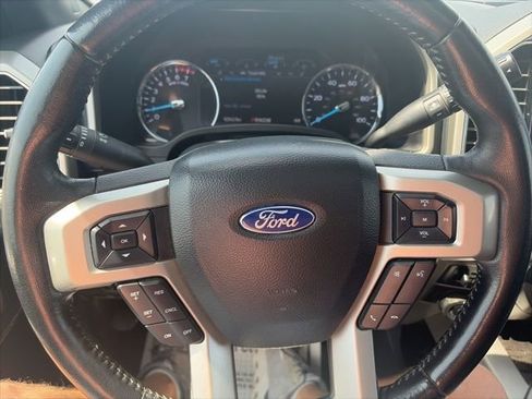 Used 2022 Ford F250 Lariat w/ Lariat Ultimate Package AWD/4WD image 21