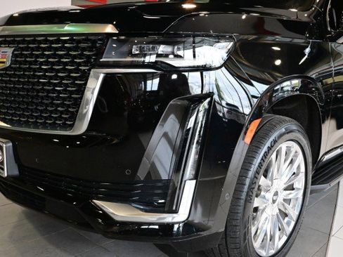 Used 2023 Cadillac Escalade Premium Luxury AWD/4WD image 9