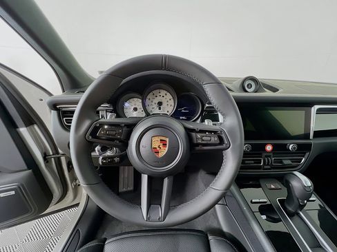 New 2026 Porsche Macan image 12