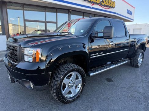 Used 2013 GMC Sierra 2500 Denali image 1