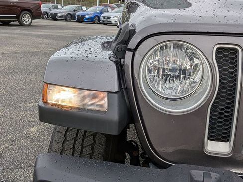 Used 2020 Jeep Wrangler Unlimited Sahara w/ Safety Group AWD/4WD image 13