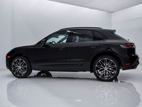 New 2026 Porsche Macan image 2