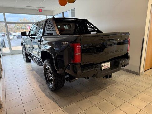 Certified 2025 Toyota Tacoma TRD Sport image 3