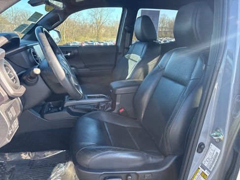 Used 2020 Toyota Tacoma TRD Off-Road image 7
