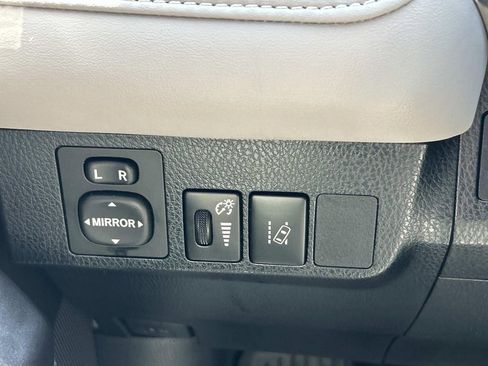 Used 2018 Toyota RAV4 XLE image 31