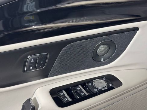 New 2026 Lincoln Nautilus Reserve image 16